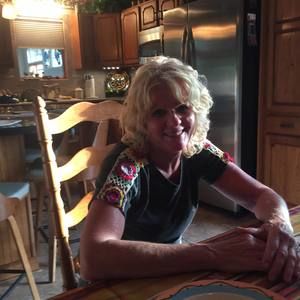 Meet your Posher, Lorinda